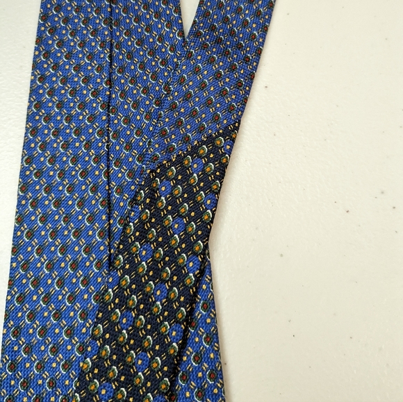 Vintage Two Tone Tommy Hilfigler silk tie. - Picture 2 of 5